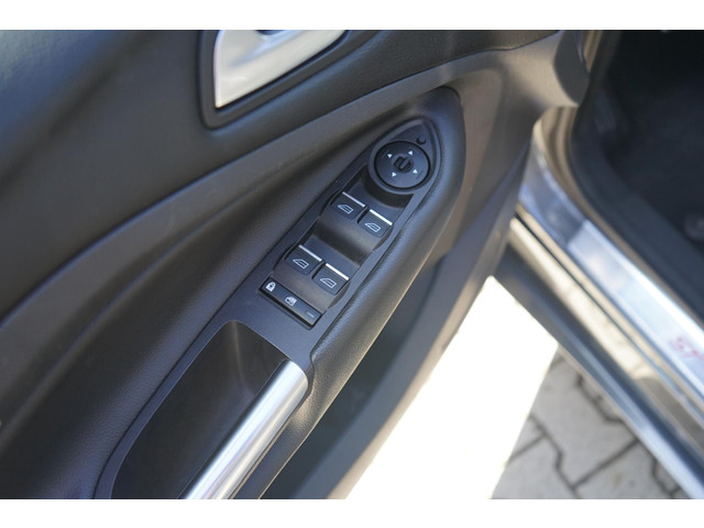 Ford Kuga 1.5 EcoBoost ST Line Cruise, Pano, Xenon, Clima,