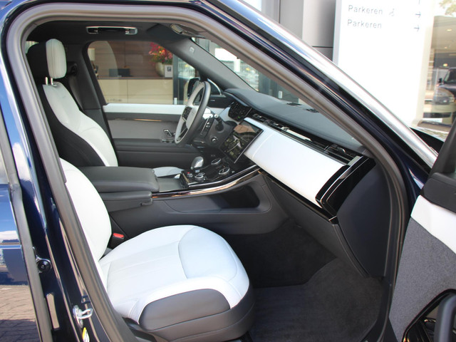 Land Rover Range Rover Sport P440e Dynamic SE | Black Pack | Panorama dak | 23 Inch Gloss Black