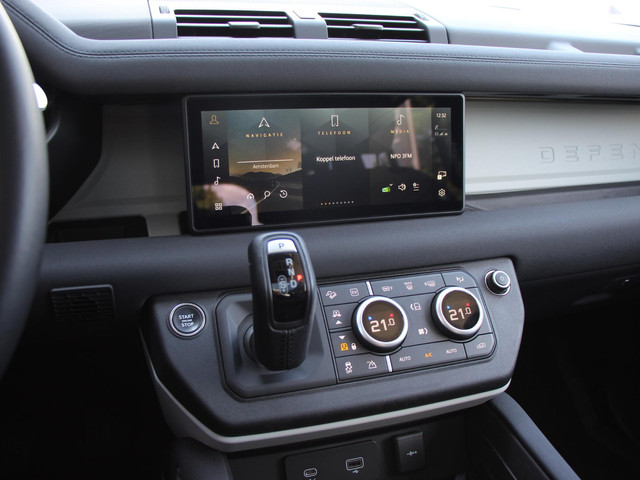 Land Rover Defender 110 P400e 110 XS Edition | Koelbox | Elektrisch uit- inklapbare trekhaak