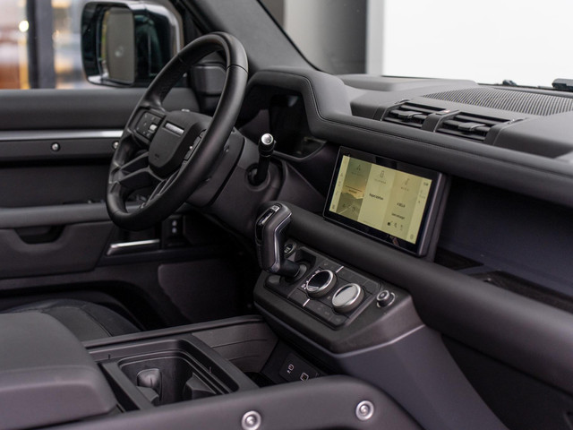 Land Rover Defender P400e 110 X-Dynamic SE