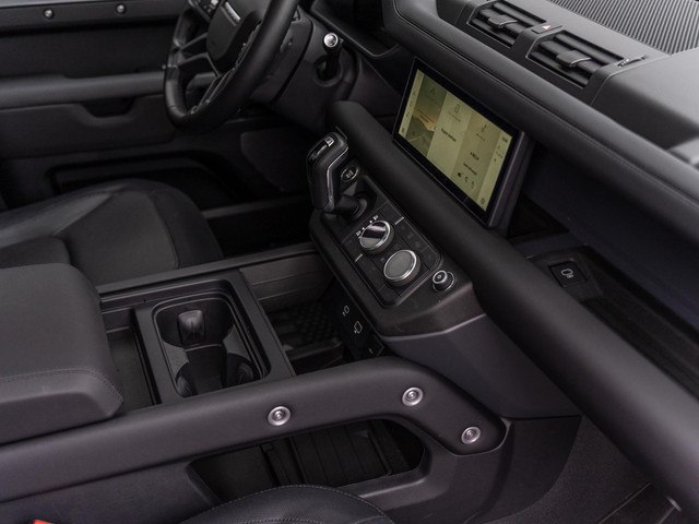 Land Rover Defender P400e 110 X-Dynamic SE