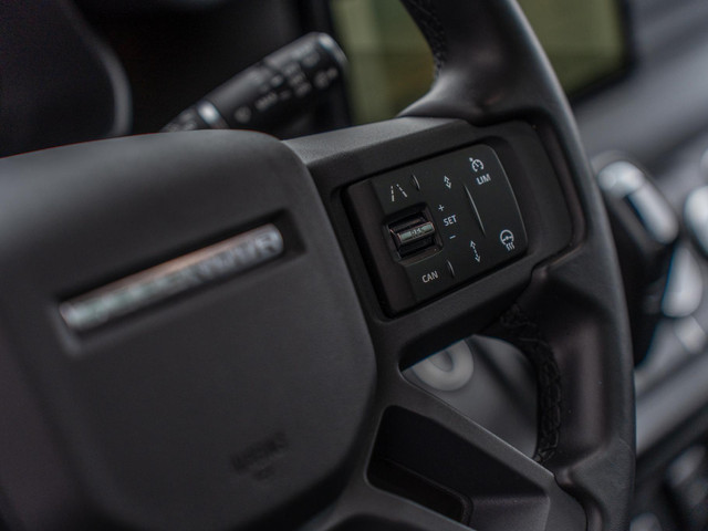 Land Rover Defender P400e 110 X-Dynamic SE