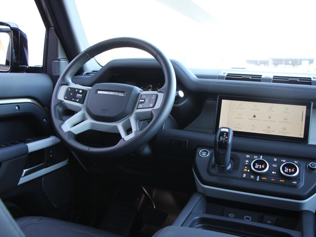 Land Rover Defender 110 P400e XS Edition Land Rover Defender 110 P400e 110 XS Edition *