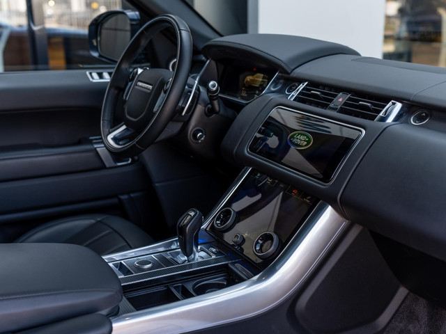 Land Rover Range Rover Sport P400e Limited Edition | Pano Schuif Kanteldak | Black Pack | 21 inch Gloss Black