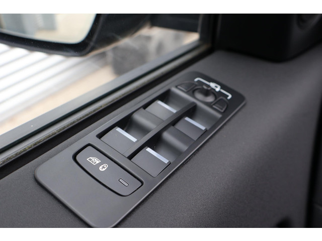 Land Rover Discovery Sport P300e 1.5 S 1e Eigenaar | NL-Auto | Dealer Onderh. | BTW | 360' Cam | Elek Stoel | Stoelverwarming | Climate | Cruise | Carplay