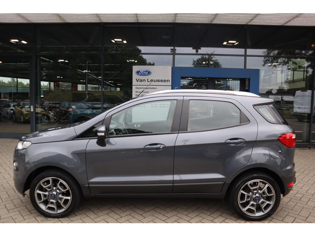 Ford EcoSport 125PK TITANIUM CAMERA TREKHAAK STOEL VOORRUITVERW. LEDER P-SENSOREN CLIMA LM-VELGEN DEALERONDERHOUDEN