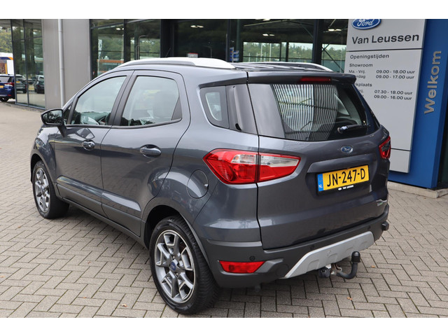 Ford EcoSport 125PK TITANIUM CAMERA TREKHAAK STOEL VOORRUITVERW. LEDER P-SENSOREN CLIMA LM-VELGEN DEALERONDERHOUDEN