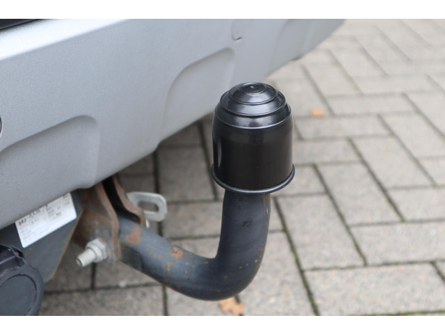 Ford EcoSport 125PK TITANIUM CAMERA TREKHAAK STOEL VOORRUITVERW. LEDER P-SENSOREN CLIMA LM-VELGEN DEALERONDERHOUDEN