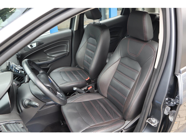 Ford EcoSport 125PK TITANIUM CAMERA TREKHAAK STOEL VOORRUITVERW. LEDER P-SENSOREN CLIMA LM-VELGEN DEALERONDERHOUDEN