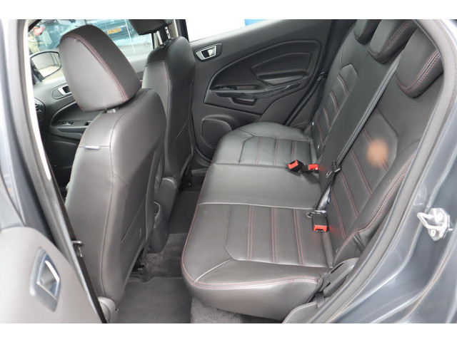 Ford EcoSport 125PK TITANIUM CAMERA TREKHAAK STOEL VOORRUITVERW. LEDER P-SENSOREN CLIMA LM-VELGEN DEALERONDERHOUDEN