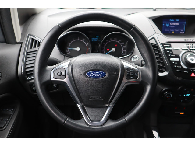 Ford EcoSport 125PK TITANIUM CAMERA TREKHAAK STOEL VOORRUITVERW. LEDER P-SENSOREN CLIMA LM-VELGEN DEALERONDERHOUDEN