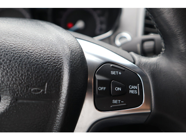 Ford EcoSport 125PK TITANIUM CAMERA TREKHAAK STOEL VOORRUITVERW. LEDER P-SENSOREN CLIMA LM-VELGEN DEALERONDERHOUDEN