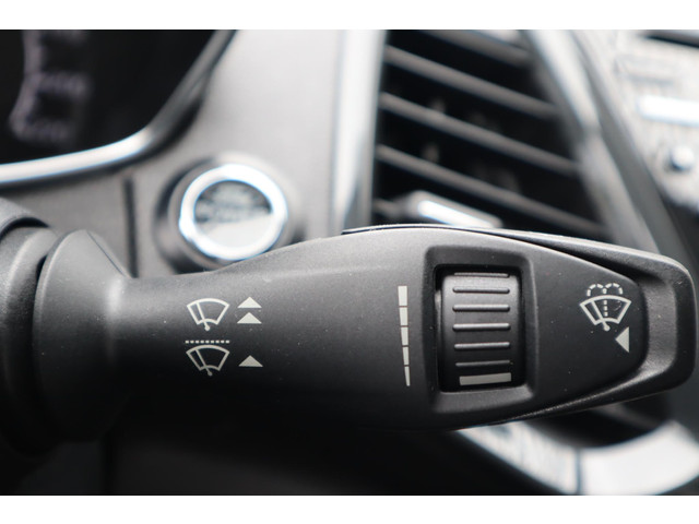 Ford EcoSport 125PK TITANIUM CAMERA TREKHAAK STOEL VOORRUITVERW. LEDER P-SENSOREN CLIMA LM-VELGEN DEALERONDERHOUDEN