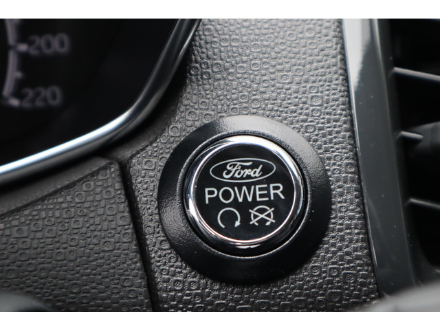 Ford EcoSport 125PK TITANIUM CAMERA TREKHAAK STOEL VOORRUITVERW. LEDER P-SENSOREN CLIMA LM-VELGEN DEALERONDERHOUDEN