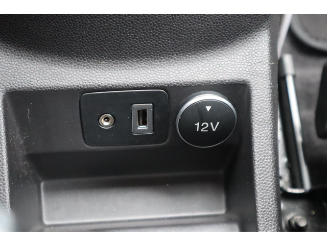 Ford EcoSport 125PK TITANIUM CAMERA TREKHAAK STOEL VOORRUITVERW. LEDER P-SENSOREN CLIMA LM-VELGEN DEALERONDERHOUDEN