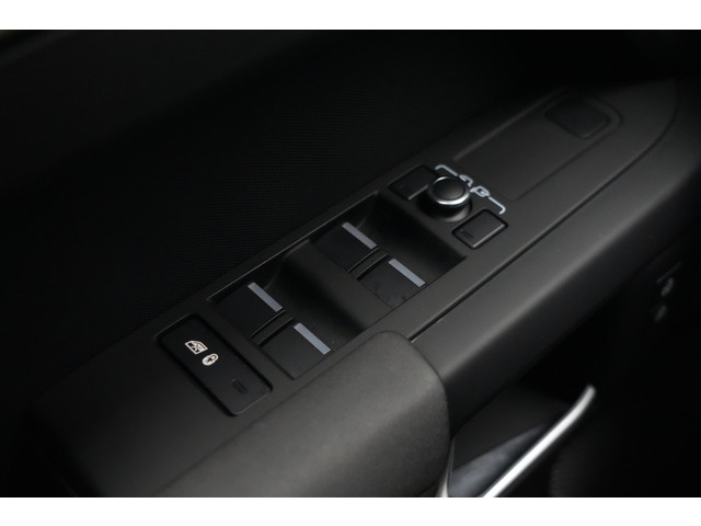 Land Rover Defender 110 3.0 P400 110 X-Dynamic SE 400pk Stoelverwarming Camera Trekhaak