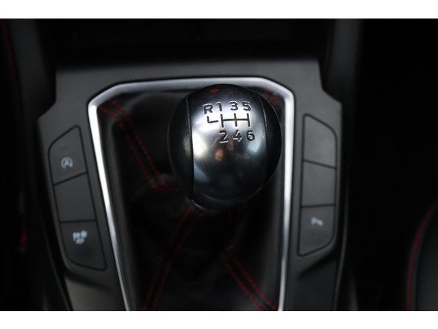 Ford Kuga 1.5 ECOBOOST ST-LINE X | ELEK. TREKHAAK | B&O | HALF LEDER | CARPLAY | VOORRUITVERW. | CLIMATE | KEY-LESS