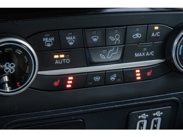 Ford EcoSport 1.0 125pk EcoBoost ST-Line Trekhaak  Carplay  Half lederen int,  Stuur + stoelverwarming  DAB+