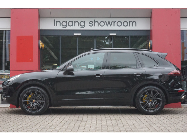 porsche-cayenne-3.0-d---sport-chrono---luchtvering---panoramadak---bose-sound---acc---camera---leder--