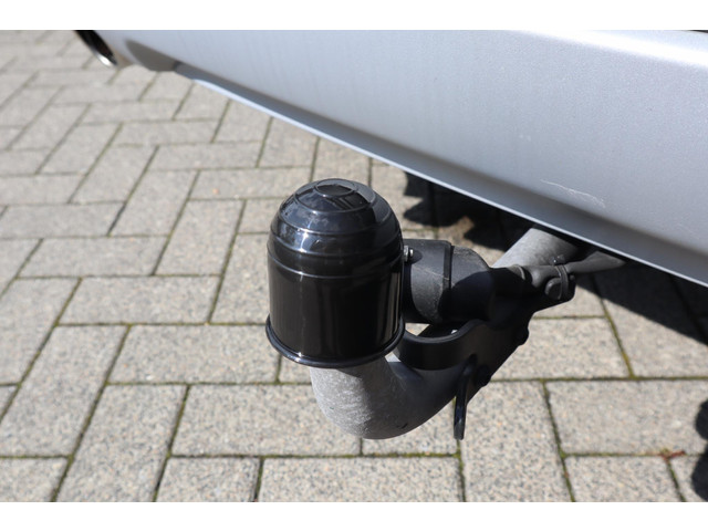 Ford Kuga 2.5 PHEV TITANIUM EL-TREKHAAK EL-STOELEN BLISS P-SENSOREN CAMERA WINTERPACK 4-JR GARANTIE