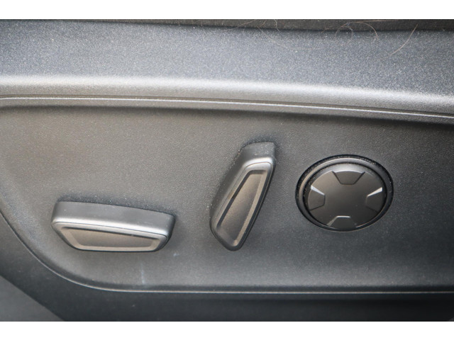 Ford Kuga 2.5 PHEV TITANIUM EL-TREKHAAK EL-STOELEN BLISS P-SENSOREN CAMERA WINTERPACK 4-JR GARANTIE