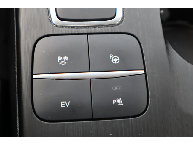 Ford Kuga 2.5 PHEV TITANIUM EL-TREKHAAK EL-STOELEN BLISS P-SENSOREN CAMERA WINTERPACK 4-JR GARANTIE