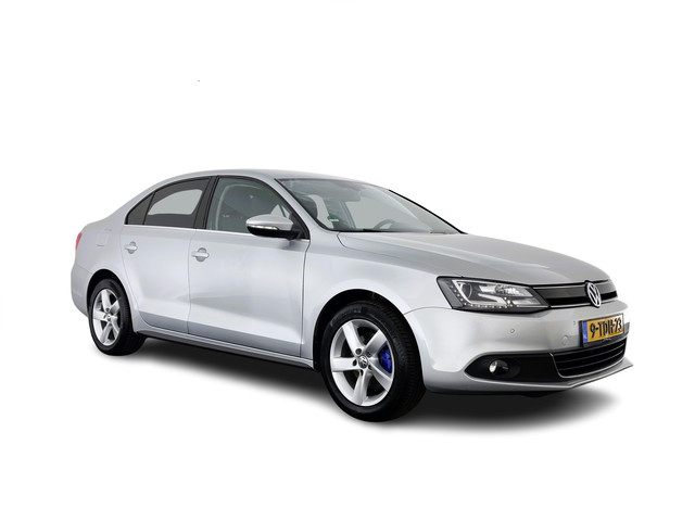 volkswagen-jetta-1.4-tsi-hybrid-highline-aut.-xenon---navi---comfort-seats---ecc---privacy-glass---pdc---shift-paddles---cruise---18--alu
