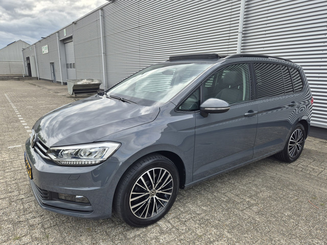 volkswagen-touran-1.5-tsi-7p-autom-panorama-airco-adap-cruise-nav-camera-wegkl.-trekhaak-stoelverwarming-standkachel-