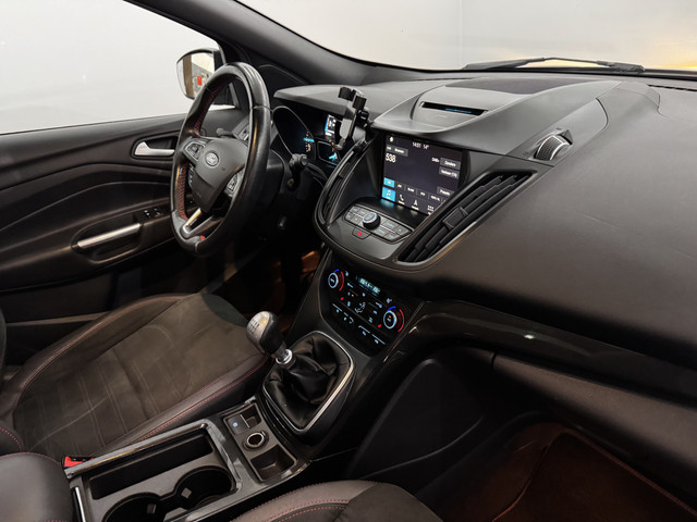 Ford Kuga 1.5 EcoBoost Vignale Pano, Half leder, Navi, Parkeersensoren, Keyless start, Cruise control, Stoelverwarming