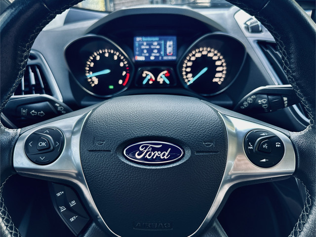 Ford Kuga 1.6 Titanium Plus | Automaat | Allwheeldrive | Trekhaak | 1e eigenaar | Camera | Elek. achterklep | Nette staat