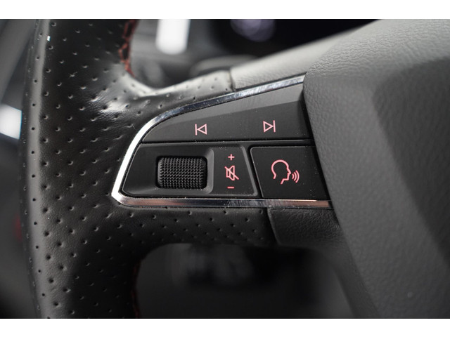 Seat Ateca 1.5 TSI FR Business Intense Navi Adaptive cruise Winterpakket Camera Parkeerassistent Elektrische klep 1e Eig. NAP