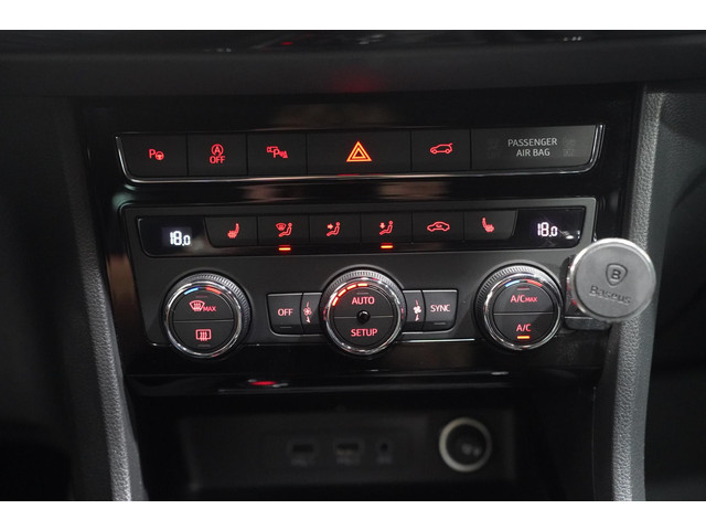 Seat Ateca 1.5 TSI FR Business Intense Navi Adaptive cruise Winterpakket Camera Parkeerassistent Elektrische klep 1e Eig. NAP