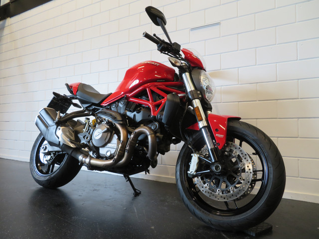 Ducati Monster 821 ABS TFT HISTORIE TOPPER