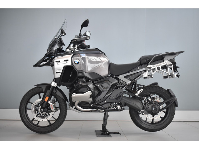bmw-r-1300-gs-adventure-triple-black