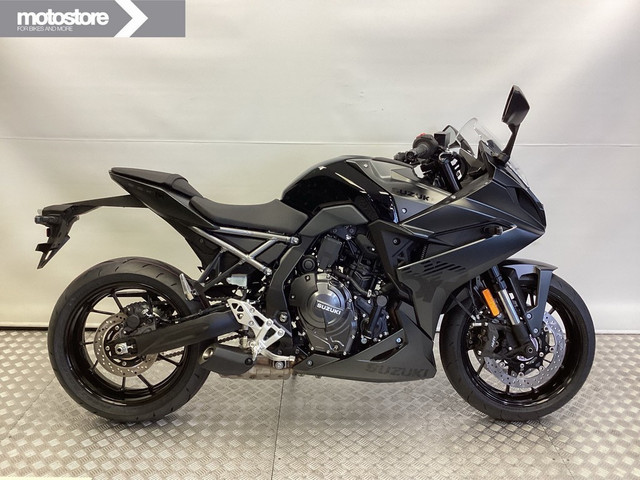 suzuki-gsx-gsx-8r