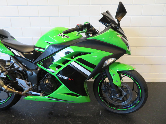 Kawasaki Ninja 300 ABS ZEER FRAAI!