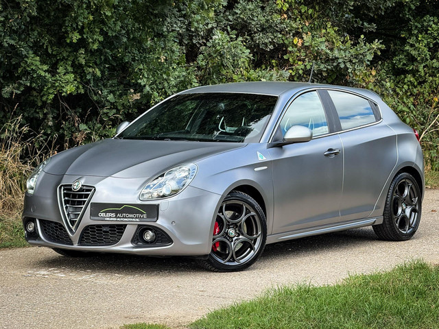 alfa-romeo-giulietta-1.7-tbi-quadrifoglio-verde---matt-grijs---bose---leder---alcantara---navi---clima---cruise---stoelverw.--