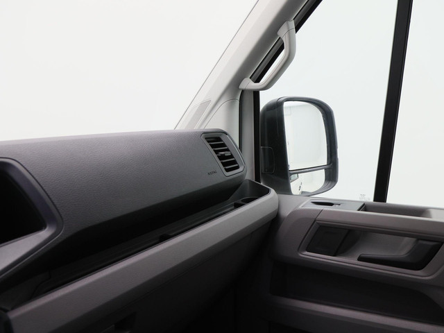 Volkswagen Crafter 35 2.0 TDI L3H3 Trendline | 140PK | Laadruimte Betimmering | Side Bars | Hoog dak | Trekhaak |