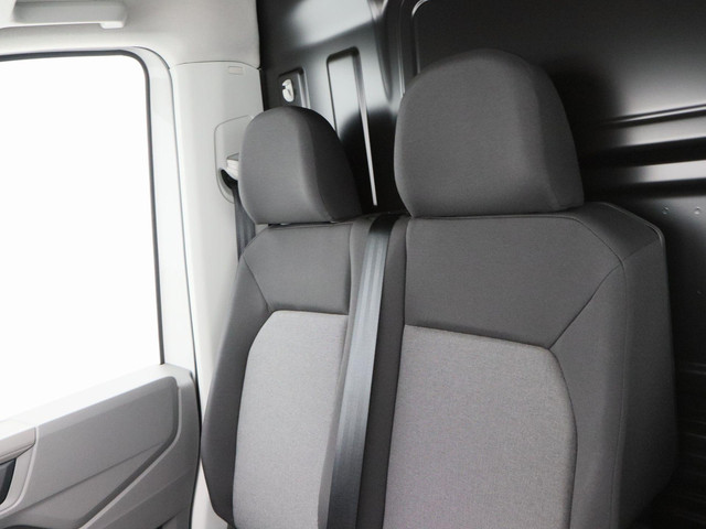 Volkswagen Crafter 35 2.0 TDI L3H3 Trendline | 140PK | Laadruimte Betimmering | Side Bars | Hoog dak | Trekhaak |