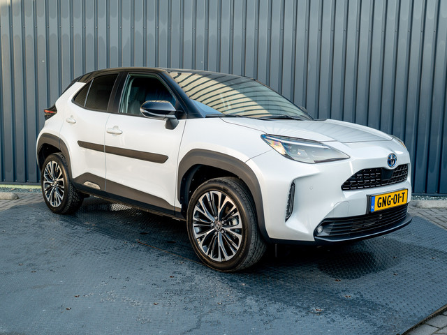 toyota-yaris-cross-1.5-hybrid-executive-bi-tone---head-up---bsm---camera---navi---stoelverw.---keyless---prijs-rijklaar--