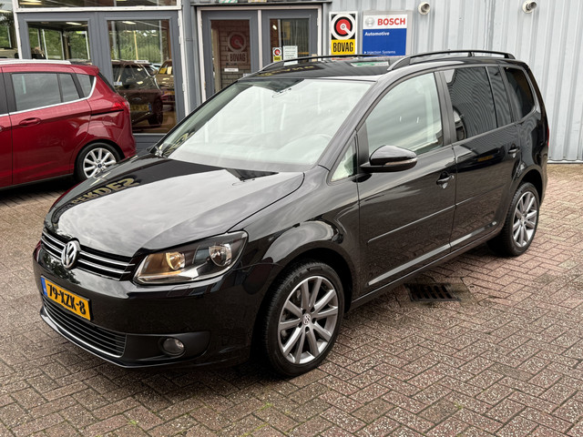volkswagen-touran-1.2-tsi-easyline-7p.---navi---pdc---cruise---stoelverwarming--