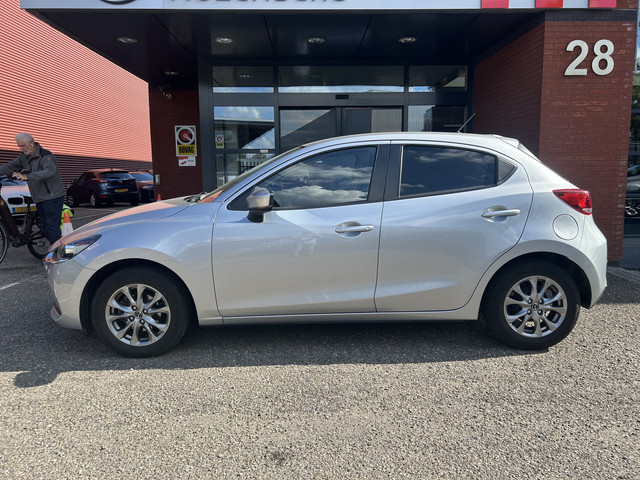 Mazda 2 1.5 Skyactiv-G Comfort    NAVI + CARPLAY    PDC    CRUISE    AIRCO    STOELVERWARMING