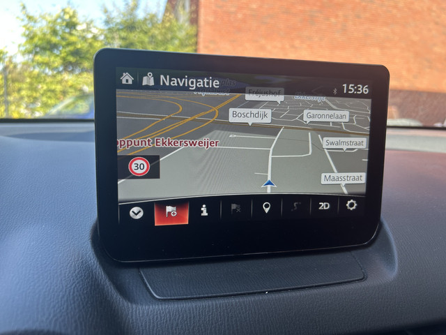 Mazda 2 1.5 Skyactiv-G Comfort    NAVI + CARPLAY    PDC    CRUISE    AIRCO    STOELVERWARMING