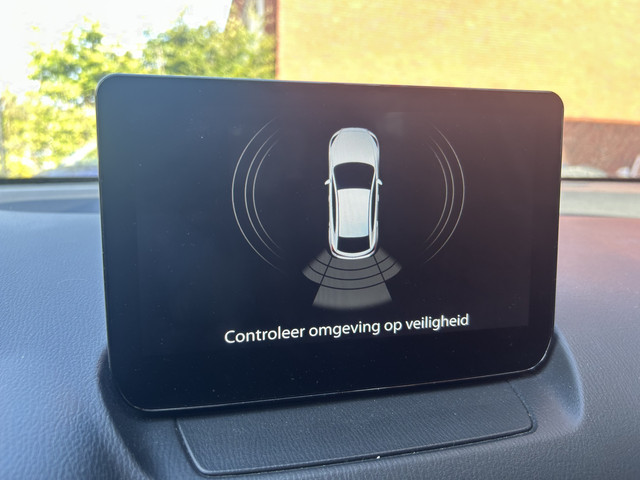 Mazda 2 1.5 Skyactiv-G Comfort    NAVI + CARPLAY    PDC    CRUISE    AIRCO    STOELVERWARMING