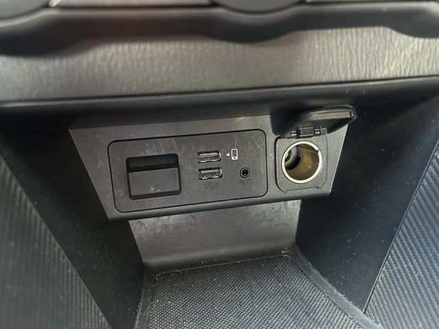 Mazda 2 1.5 Skyactiv-G Comfort    NAVI + CARPLAY    PDC    CRUISE    AIRCO    STOELVERWARMING