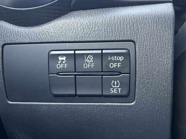 Mazda 2 1.5 Skyactiv-G Comfort    NAVI + CARPLAY    PDC    CRUISE    AIRCO    STOELVERWARMING