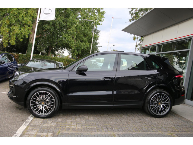 porsche-cayenne-3.0-e-hybrid-dealer-ond.-pano-dak