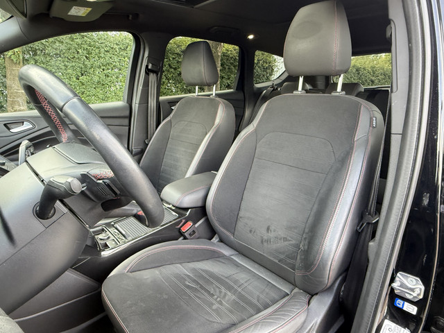 Ford Kuga BWJ 2018 1.5 176 pk EcoBoost ST Line AUTOMAAT | 4 WHEEL DRIVE | TREKHAAK | PANORAMA | CLIMA | CRUISE | NAVI | PRIV. GLAS | MULTI