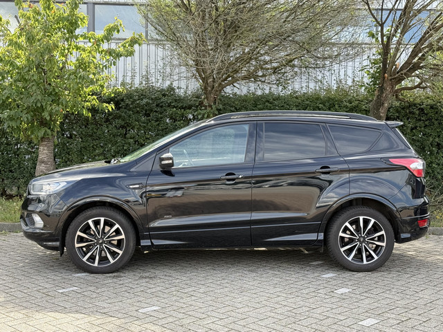 Ford Kuga BWJ 2018 1.5 176 pk EcoBoost ST Line AUTOMAAT | 4 WHEEL DRIVE | TREKHAAK | PANORAMA | CLIMA | CRUISE | NAVI | PRIV. GLAS | MULTI