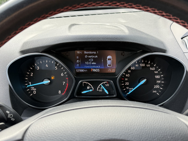 Ford Kuga BWJ 2018 1.5 176 pk EcoBoost ST Line AUTOMAAT | 4 WHEEL DRIVE | TREKHAAK | PANORAMA | CLIMA | CRUISE | NAVI | PRIV. GLAS | MULTI